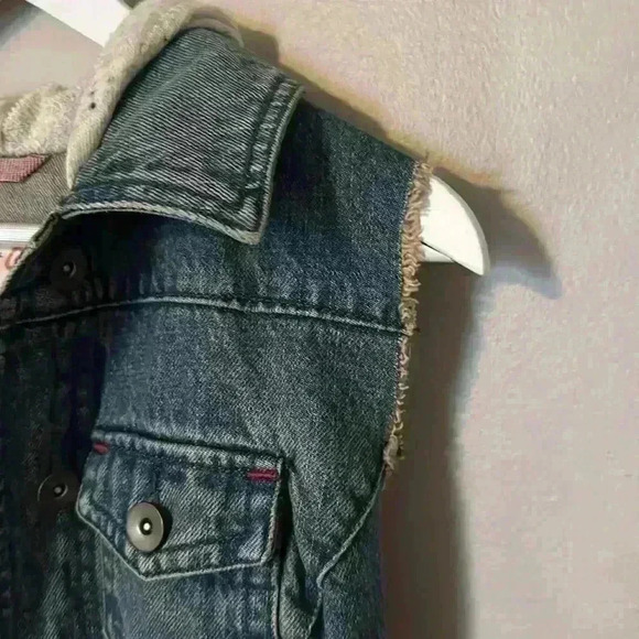 Hooded denim vest - Picture 6 of 9